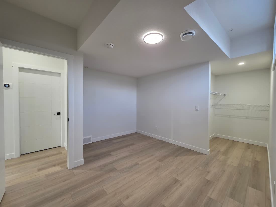 Hotchkiss Ave - Walkout Secondary Suite photo 7, Walkout Secondary Suite Calgary