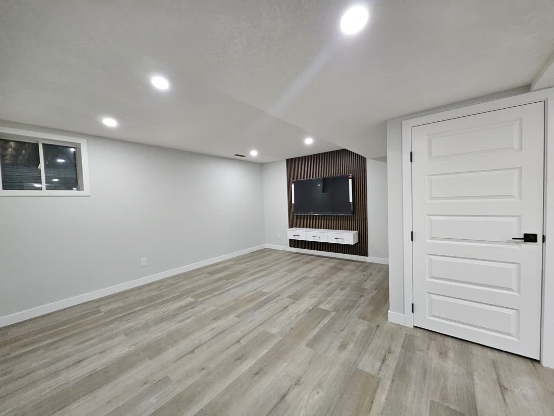 Shoreline Vista - Wetbar Regular Basement, Basement Renovations, Calgary area