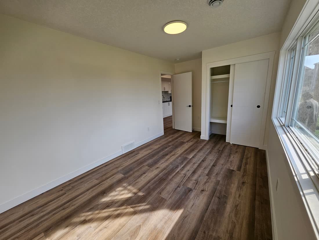 Windrow Manor - Walkout Secondary Suite photo 5, Walkout Secondary Suite Calgary