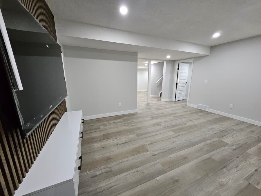 Shoreline Vista, Wet Bar Basement