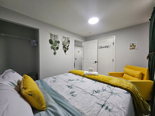 Skyview Ranch Blvd - Airbnb Legal Basement