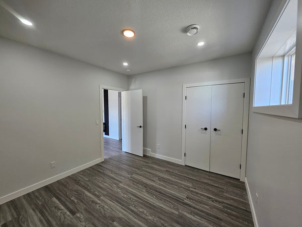 Lakepointe Drive -  Walkout Secondary Suite