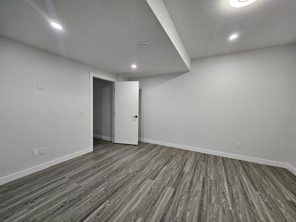 Lakepointe Drive -  Walkout Secondary Suite