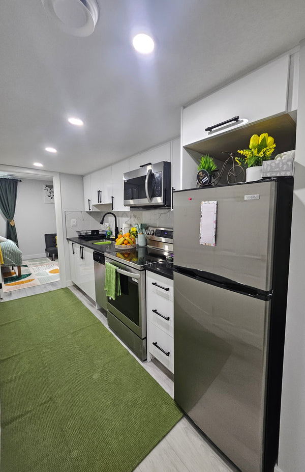 Skyview Ranch Blvd - Airbnb Legal Basement