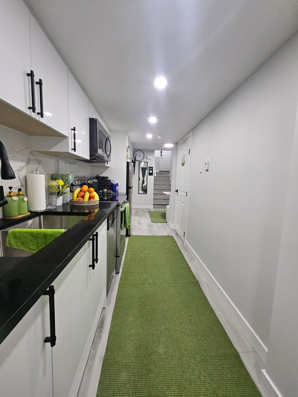 Skyview Ranch Blvd - Airbnb Legal Basement