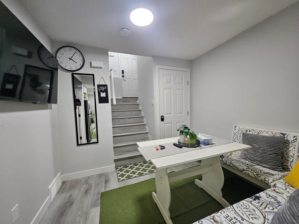Skyview Ranch Blvd - Airbnb Legal Basement