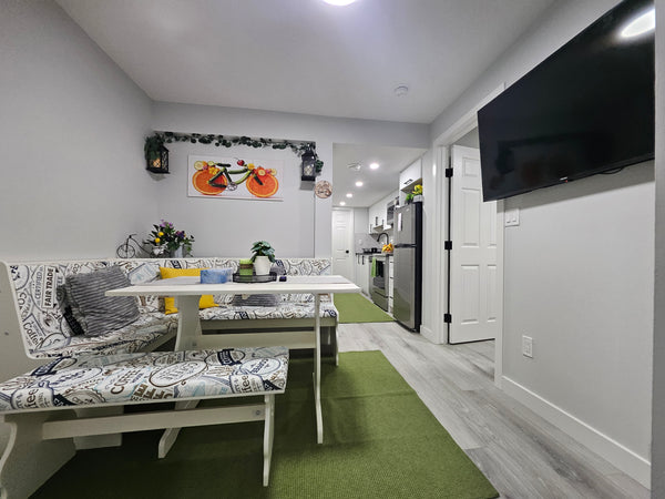 Skyview Ranch Blvd - Airbnb Legal Basement