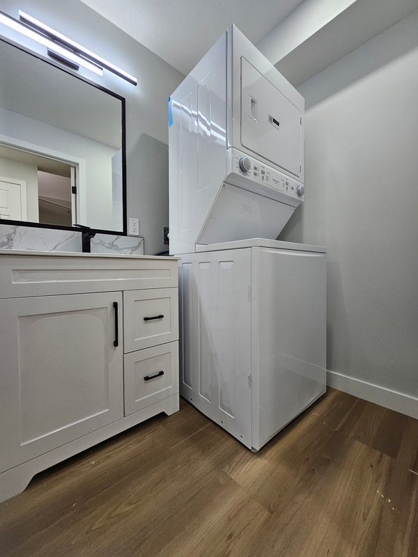 Carrington Ave - Secondary Suite