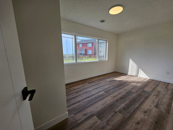 Windrow Manor - Walkout Secondary Suite