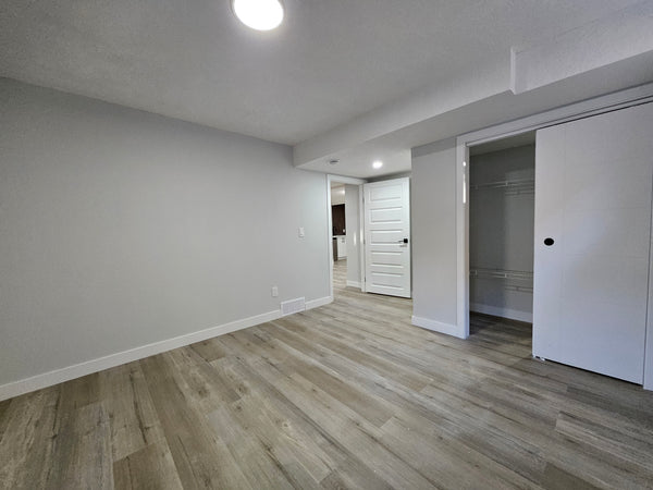 Shoreline Vista - Wetbar Regular Basement