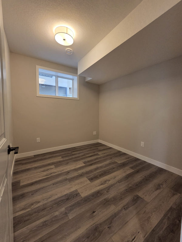 Masterscape - Walkout Secondary Suite