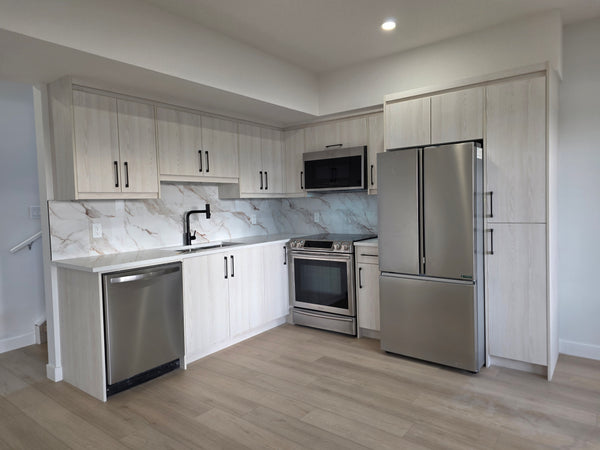 Hotchkiss Ave - Walkout Secondary Suite