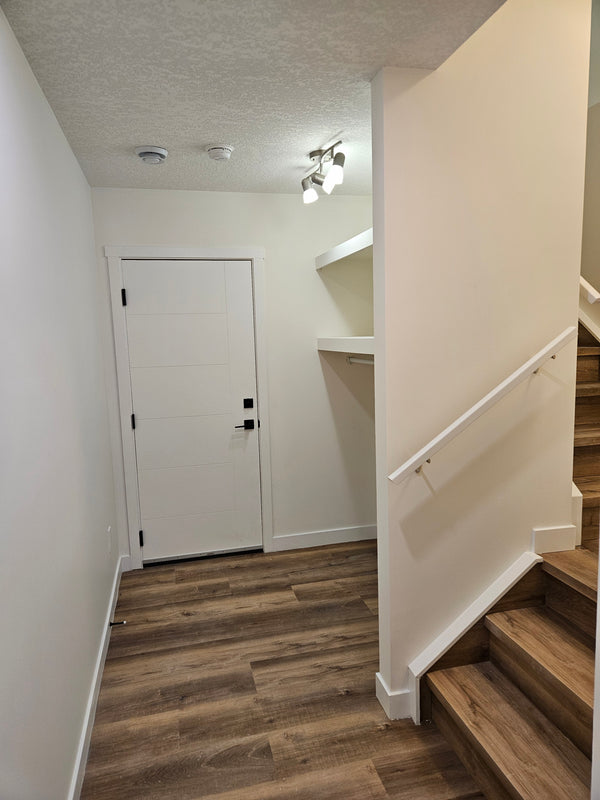 Windrow Manor - Walkout Secondary Suite